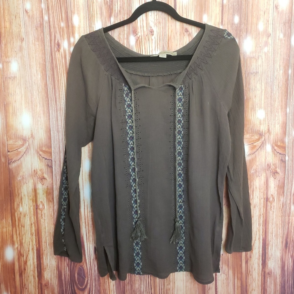 🌵4/$20🌵 Nine West Boho Embroidered long sleeve